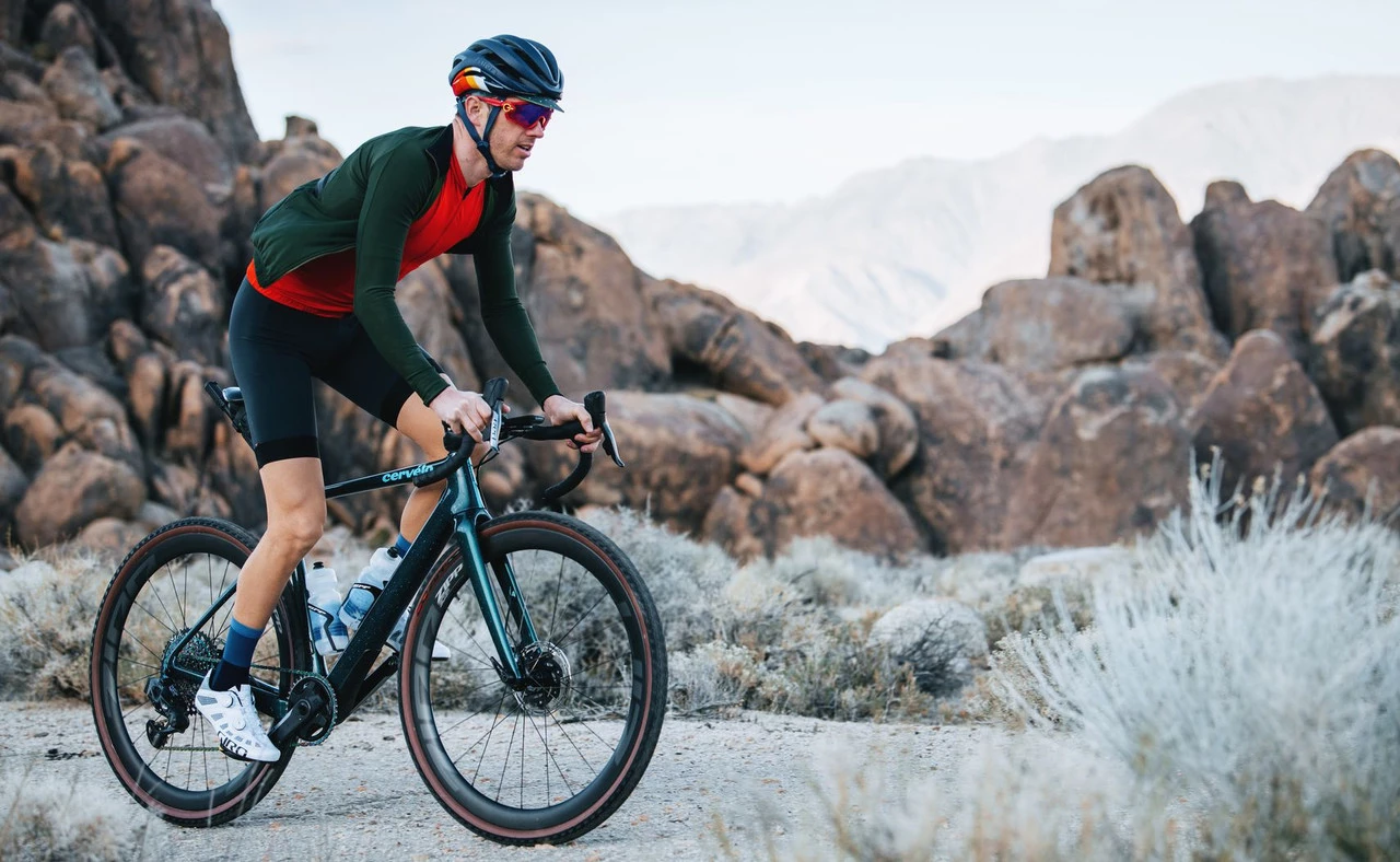 Zipp 303 S Carbon Tubeless Hookless Wheelset 2 Zipp 303 S Carbon Tubeless Hookless Wheelset - Image 2