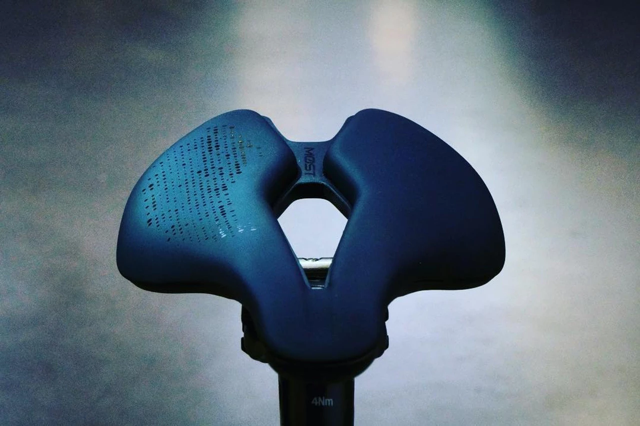 Most Lynx NS Carbon Saddle 3 Most Lynx NS Carbon Saddle - Image 3