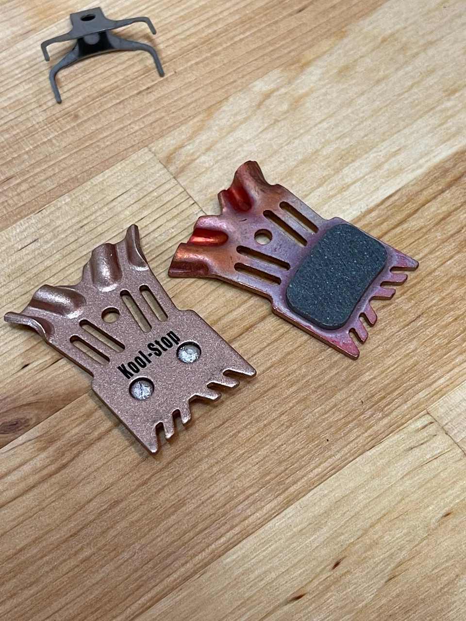 Kool Stop Cool Wave Disc Brake Pads - Substitute for Shimano L03A 2 Kool Stop Cool Wave Disc Brake Pads - Substitute for Shimano L03A - Image 2